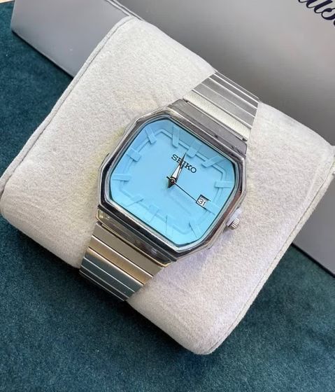 ساعت مچی سیکو (Seiko) مدل هشت‌ضلعی - بند متصل نقره‌ای با صفح های مینیمال (Seiko Oak Design)